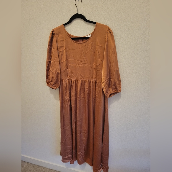 Genevieve Dress - Picture 2 of 3